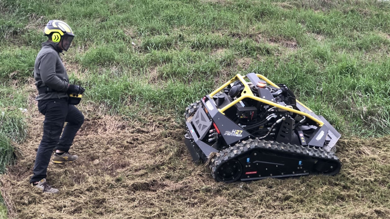 Korzyści I Zalety Zdalnie Sterowanych Maszyn Koszących Do Trudnych Terenów.