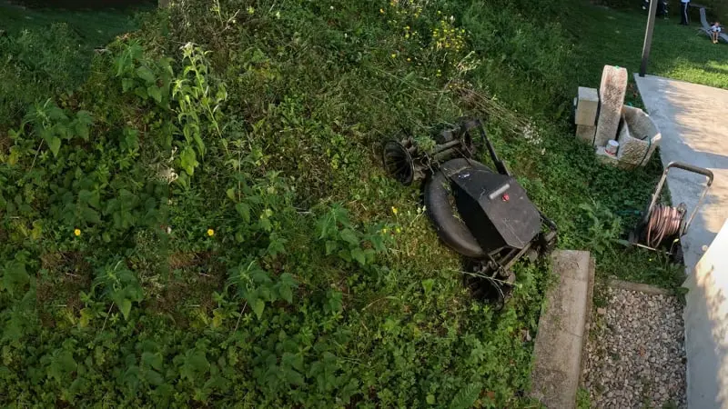 GRATOR Lowrider - Akumulatorowa Kosiarka na Zbocza z Napędem na 4 Koła